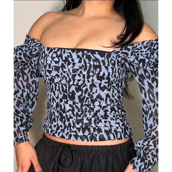 Zara Women's Blue Animal Print Balloon Long Sleeve Pleated Crop - Picture 1 of 10